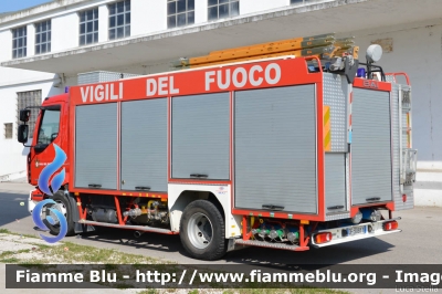 Renault Midlum II serie
Servizio Antincendio Aziendale IFM
Polo chimico di Ferrara
Allestimento BAI
Parole chiave: Renault Midlum_IIserie