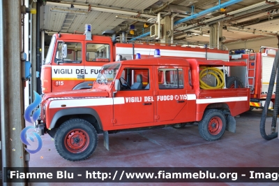 Land Rover Defender 130
Vigili del Fuoco
Comando Provinciale di Forlì-Cesena
VF 22280
Parole chiave: Land-Rover Defender_130 VF22280