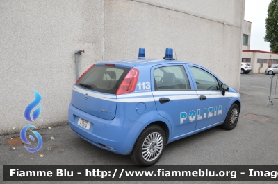 Fiat Grande Punto
Polizia di Stato
POLIZIA F7009
Parole chiave: Fiat Grande_Punto POLIZIAF7009 Reas_2013