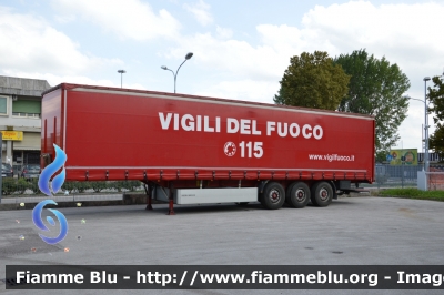 Semirimorchio centinato
Vigili del Fuoco
Comando Provinciale di Rovigo
VF R 2994
Parole chiave: VFR2994