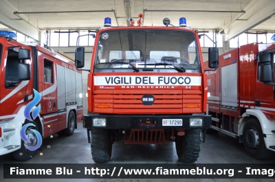 Man-Meccanica F99 4x4
Vigili del Fuoco
Comando Provinciale di Rovigo
Distaccamento Permanente di Castelmassa
VF 17290
Parole chiave: Man-Meccanica F99_4x4 VF17290