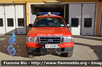 Ford Ranger V serie
Vigili del Fuoco
Comando Provinciale di Modena
Nucleo Cinofili
VF 23286
Parole chiave: Ford Ranger_Vserie VF26286 Santa_Barbara_VVF_2013
