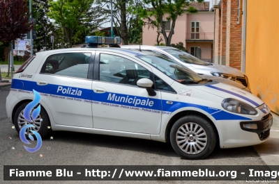 Fiat Punto Evo
Polizia Locale
"Unione dei Comuni della Bassa Romagna"
Comune di Lavezzola (RA)
Allestimento Bertazzoni
Parole chiave: Fiat Punto_Evo