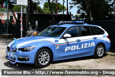 BMW 318 Touring F31 II restyle
Polizia di Stato
Polizia Stradale
Allestita Marazzi
POLIZIA M2329
Parole chiave: BMW 318_Touring_F31_IIrestyle POLIZIAM2329