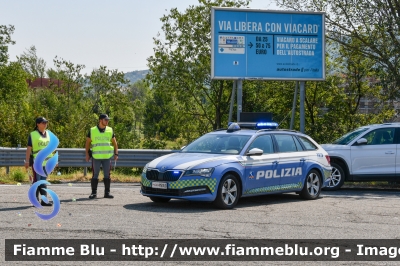 Skoda Superb Wagon III serie restyle
Polizia di Stato
Polizia Autostradale
 in servizio sulla rete Autostrade per l'Italia
Allestimento Focaccia
POLIZIA M6060
Parole chiave: Skoda Superb_Wagon_IIIserie_restyle POLIZIAM6060