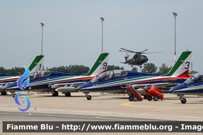 Aermacchi MB339PAN
Aeronautica Militare Italiana
313° Gruppo Addestramento Acrobatico
Stagione esibizioni 2019
Valore Tricolore

Parole chiave: Aermacchi MB339PAN