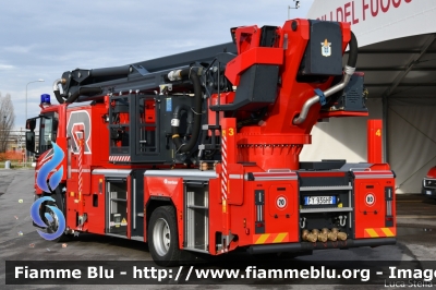 Scania P360 III serie
Servizio Antincendio Aziendale IFM
Polo chimico di Ferrara
Allestimento Rosenbauer
Parole chiave: Scania P360_IIIserie