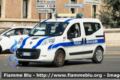 Fiat Qubo
Polizia Locale Bologna
Allestimento Bertazzoni
Bologna 92
Parole chiave: Fiat Qubo