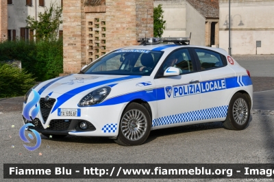 Alfa Romeo Nuova Giulietta restyle
Polizia Locale
Comune di Azzano Decimo (PN)
Allestimento Bertazzoni
POLIZIA LOCALE YA 636 AF
Parole chiave: Alfa-Romeo Nuova_Giulietta_restyle POLIZIALOCALEYA636AF
