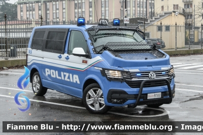 Volkswagen T6.1 Multivan
Polizia di Stato
2° Reparto Mobile - Padova
Allestito Focaccia
POLIZIA M7502
Parole chiave: Volkswagen T6.1 Multivan POLIZIAM7502