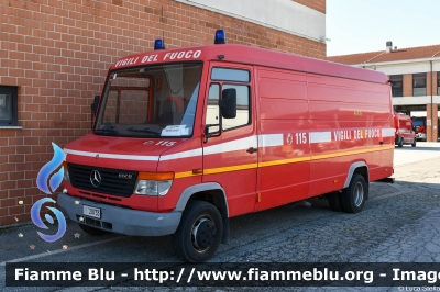 Mercedes-Benz Vario 612D
Vigili del Fuoco
Comando Provinciale di Rimini
Carro Soccorso
VF 20733
Parole chiave: Mercedes-Benz Vario_612D VF20733