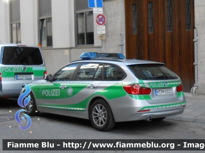 Bmw 320 Touring E91 restyle
Bundesrepublik Deutschland - Germania
Landespolizei 
Bayern - München 
Polizia territoriale della Baviera
- Monaco -
Parole chiave: Bmw 320_Touring_E91_restyle