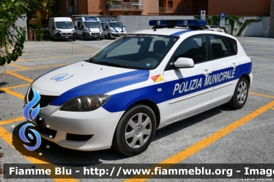 Mazda 3
Polizia Locale Ravenna
RAVENNA A6
Parole chiave: Mazda 3
