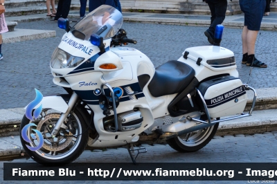 BMW R 850 RT
Polizia Municipale Roma
Parole chiave: BMW R_850_RT Festa_della_Repubblica_2015
