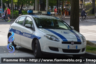 Fiat Nuova Bravo
Polizia Municipale Ferrara
Auto 21
Parole chiave: Fiat Nuova_Bravo Giro_D_Italia_2018