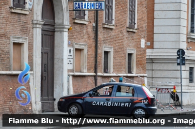 Fiat Punto II serie
Carabinieri
CC BR 194
Parole chiave: Fiat Punto_IIserie CCBR194