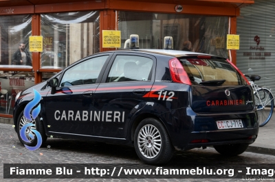 Fiat Grande Punto
Carabinieri
CC CJ 706
Parole chiave: Fiat Grande_Punto CCCJ706