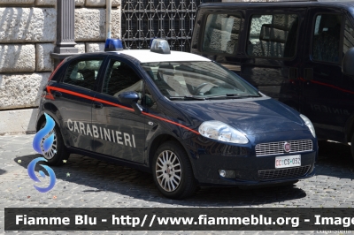 Fiat Grande Punto
Carabinieri
CC CS 032
Parole chiave: Fiat Grande_Punto CCCS032 Festa_della_Repubblica_2015