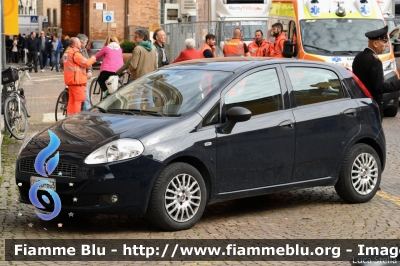 Fiat Grande Punto
Carabinieri
CC DD 663
Parole chiave: Fiat Grande_Punto CCDD663 Giro_D_Italia_2019