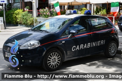 Fiat Grande Punto
Carabinieri
CC DG 254
Parole chiave: Fiat Grande_Punto CCDG254 Air_Show_2018