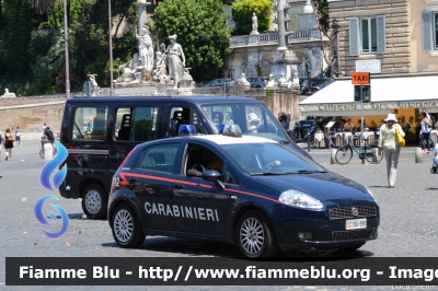 Fiat Grande Punto
Carabinieri
CC DG 380
Parole chiave: Fiat Grande_Punto CCDG380 Festa_della_Repubblica_2015