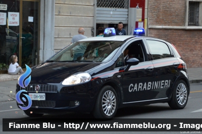Fiat Grande Punto
Carabinieri
CC DH 987
Parole chiave: Fiat Grande_Punto CCDH987