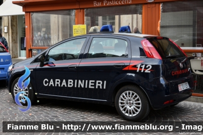 Fiat Grande Punto
Carabinieri
CC DI 231
Parole chiave: Fiat Grande_Punto CCDI231