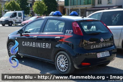 Fiat Punto VI serie
Carabinieri
CC DQ 039
Parole chiave: Fiat Punto_VIserie CCDQ039