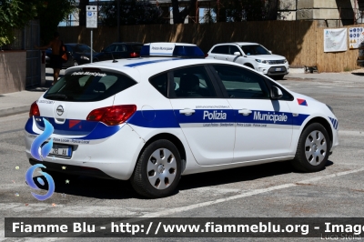 Opel Astra III serie
Polizia Locale Comacchio
POLIZIA LOCALE YA 283 AA
Parole chiave: Opel Astra_IIIserie POLIZIALOCALEYA283AA Comacchio_Air_Show_2022