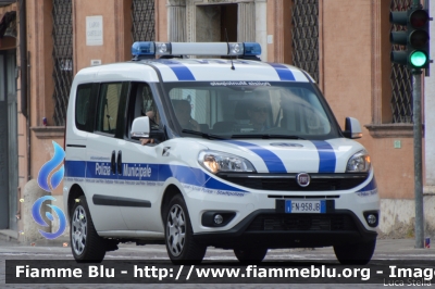 Fiat Doblò IV serie
Polizia Municipale Ferrara
Auto 29
Parole chiave: Fiat Doblò_IVserie Giro_D_Italia_2018