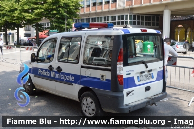 Fiat Doblò I serie
Polizia Municipale Ferrara
Auto 35
Parole chiave: Fiat Doblò_Iserie Giro_D_Italia_2018
