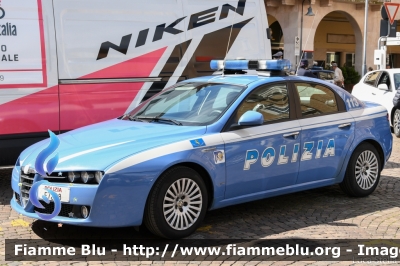 Alfa Romeo 159
Polizia di Stato
Polizia Stradale
POLIZIA F7298
Parole chiave: Alfa-Romeo 159 POLIZIAF7298 Giro_D_Italia_2019