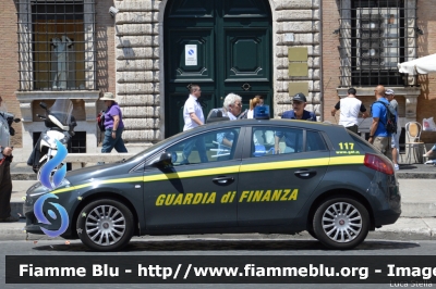 Fiat Nuova Bravo
Guardia di Finanza
GdiF 003 BF
Parole chiave: Fiat Nuova_Bravo GdiF003BF Festa_della_Repubblica_2015