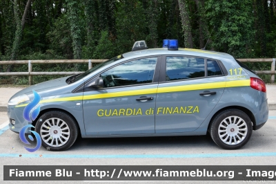 Fiat Nuova Bravo
Guardia di Finanza
Reparto Operativo Aereonavale
GdiF 336 BD
Parole chiave: Fiat Nuova_Bravo GDIF336BF Air_Show_2018 Valore_Tricolore_2018