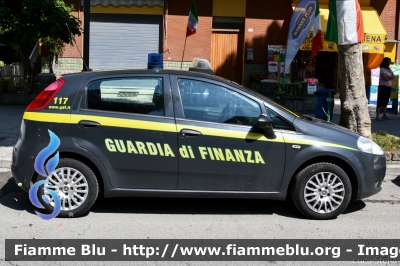 Fiat Grande Punto
Guardia di Finanza
GdiF 798 BG
Parole chiave: Fiat Grande_Punto GDIF798BG Air_show_2019 / / / Valore_Tricolore_2019