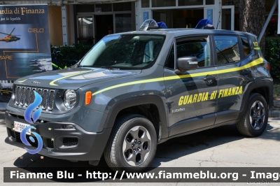 Jeep Renegade
Guardia di Finanza
GdiF 990 BL
Parole chiave: Jeep Renegade GDIF990BL Air_show_2019 / / / Valore_Tricolore_2019