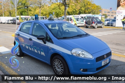 Fiat Grande Punto
Polizia di Stato
POLIZIA H0180
Parole chiave: Fiat Grande_Punto POLIZIAH0180Reas_2017