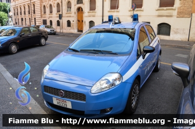 Fiat Grande Punto
Polizia di Stato
POLIZIA H0339
Parole chiave: Fiat Grande_Punto POLIZIAH0339 Festa_della_Repubblica_2015
