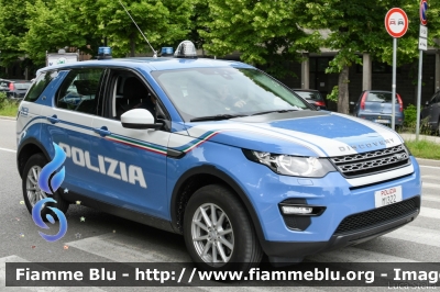 Land Rover Discovery Sport
Polizia di Stato
POLIZIA M1312
Parole chiave: Land-Rover Discovery_Sport POLIZIAM1312 Giro_D_Italia_2019
