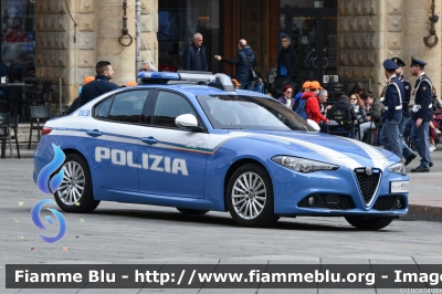 Alfa Romeo Nuova Giulia
Polizia di Stato
Squadra Volante
Allestimento FCA
POLIZIA M7595
Parole chiave: Alfa-Romeo Nuova_Giulia POLIZIAM7595 Festa_della_Polizia_2023