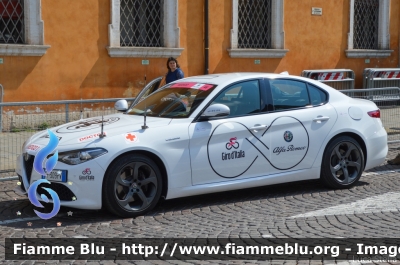 Alfa Romeo Nuova Giulia
Soccorso Sanitario Giro d'Italia 2019
Auto Medico 1
Parole chiave: Alfa-Romeo Nuova_Giulia Automedica Giro_D_Italia_2018