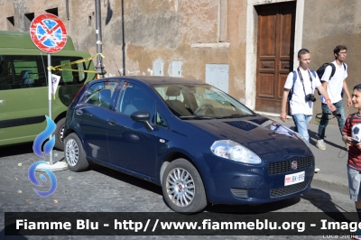 Fiat Grande Punto
Marina Militare Italiana
MM BK 859
Parole chiave: Fiat Grande_Punto MMBK859 Festa_della_Repubblica_2015