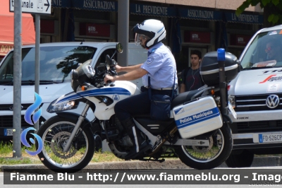 Bmw F650GS
Polizia Municipale Ferrara
Moto 23
Parole chiave: Bmw F650GS Giro_D_Italia_2018