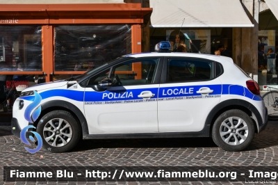 Citroen C3 III serie
Polizia Municipale Ferrara
Auto 15
Parole chiave: Citroen C3_IIIserie festa_Forze_Armate_2019