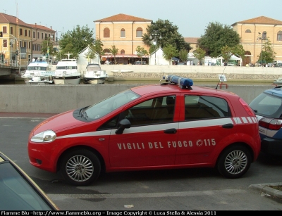 Fiat Grande Punto
Vigili del Fuoco
Comando Provinciale di Ferrara
VF 25010
Parole chiave: Fiat Grande_Punto VF25010