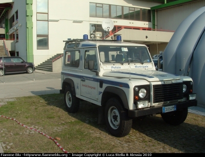Land Rover Defender 90
Polizia Municipale Bagnacavallo
Servizio Emergenze
Parole chiave: Land-Rover Defender_90 Sicurtech_Forl�_2008
