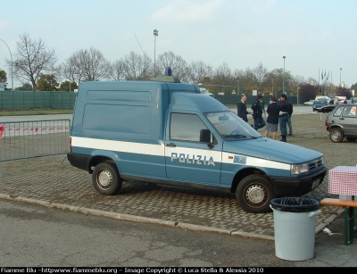 Fiat Fiorino II Serie
Polizia di Stato
Polizia Stradale
Parole chiave: Fiat Fiorino_IISerie Sicurtech_Forli&#039;_2008