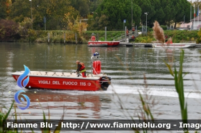 Imbarcazione Fluviale
Vigili del Fuoco
Comando Provinciale di Rovigo
Distaccamento Permanente di Adria
VF IAL037
Parole chiave: VFIAL037