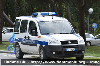 Fiat Doblò II serie
Polizia Municipale Ravenna
POLIZIA LOCALE YA 427 AD
Parole chiave: Fiat Doblò_IIserie POLIZIALOCALEYA427AD Air_Show_2018