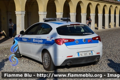 Alfa Romeo Giulietta
Polizia Locale Comacchio 
Allestimento Bertazzoni
POLIZIA LOCALE YA 875 AM
Parole chiave: Alfa-Romeo Giulietta POLIZIALOCALEYA875AM 1000_Miglia_2018